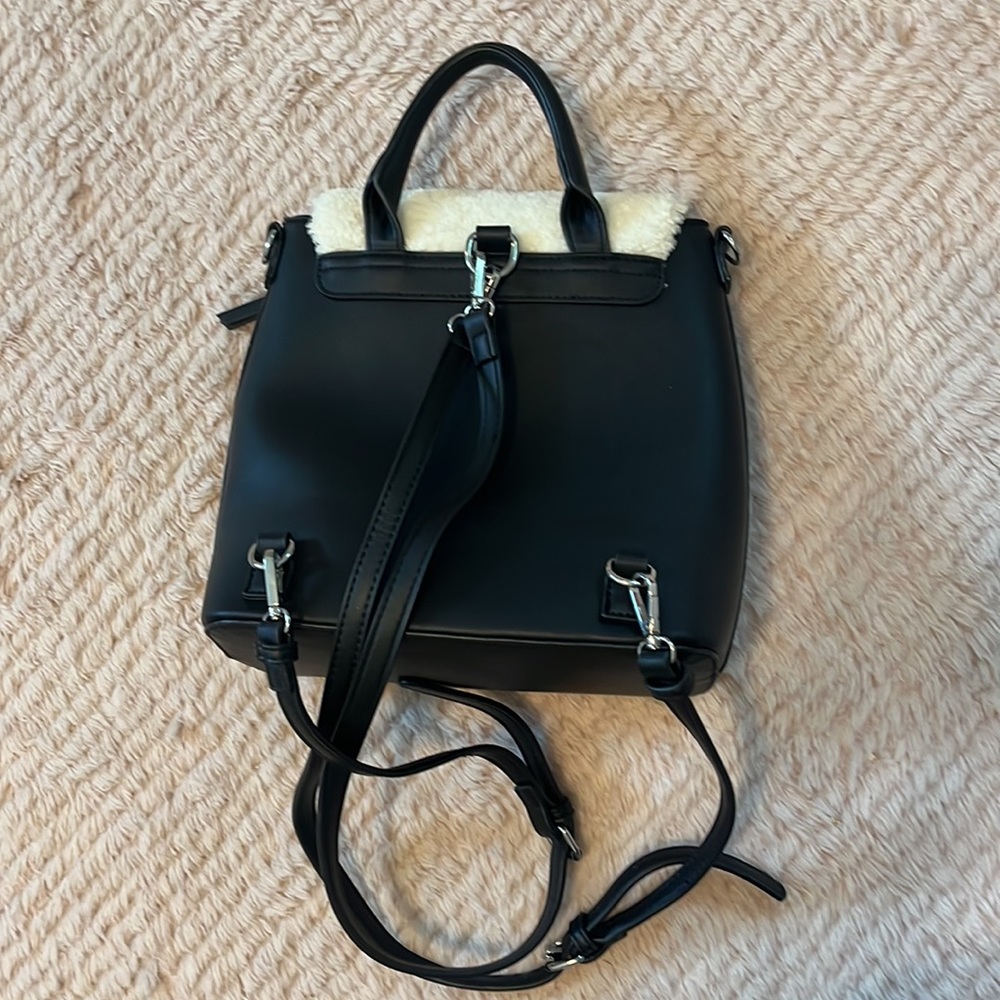 Leather backpack - Picture 2 of 2